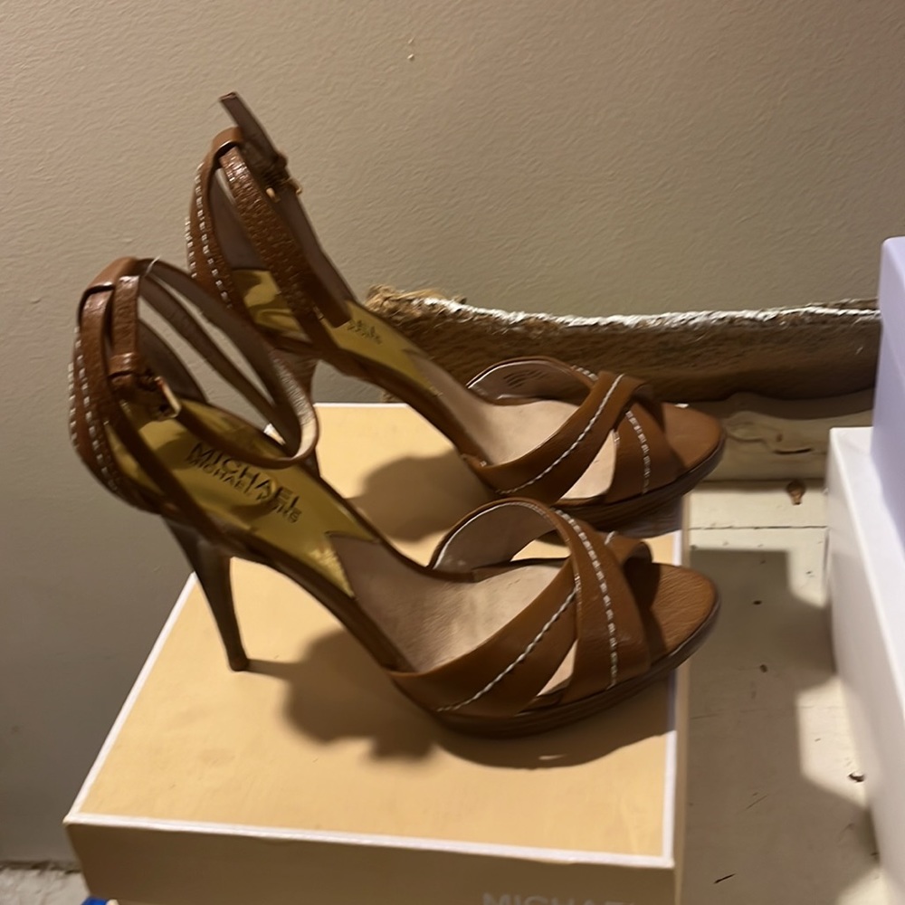 Sandals - Picture 4 of 5